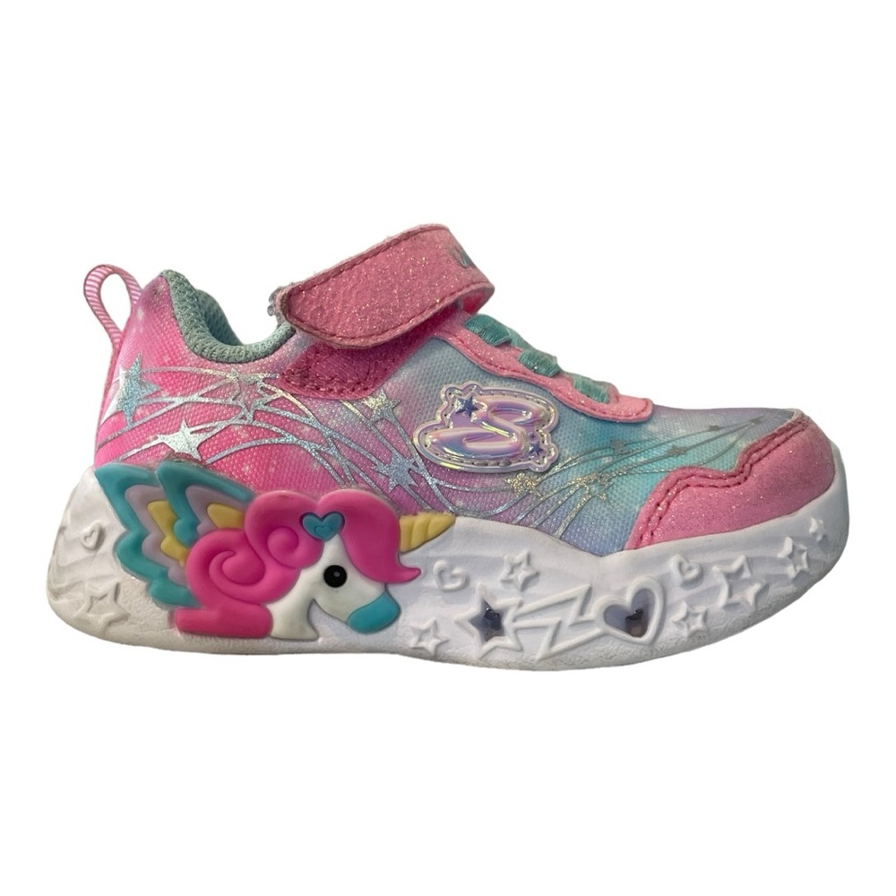 Unicorn light up sneaker with stretch lace up and Velcro closure. Size 7